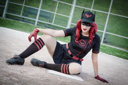 geekygeekweek:  Stunning Bombshell Batwoman Cosplay  Ant Lucia’s bombshell designs for DC Comics attracted plenty of attention and sparked new costume plans left and right. Cosplayer GillyKins loved the Batwoman design and decided to style the full