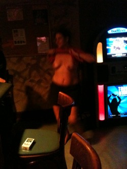 Bar was empty, she went wild Great performance…