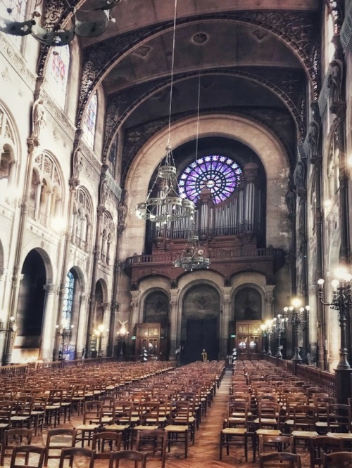 intérieur de Saint-Augustin, Paris, 2017.While it appears to be late romanesque, Saint-Augustin is a