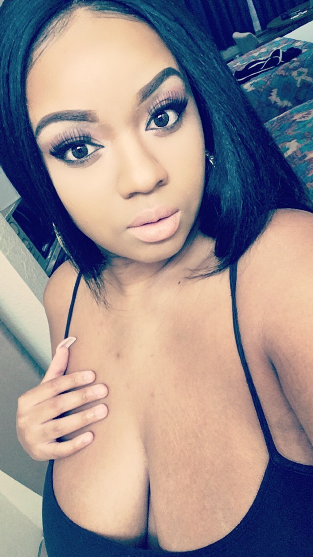 officialmiajaee:  Back In El Paso!!🤑🤑🤑🤑🤑 HMU!💌💌💌