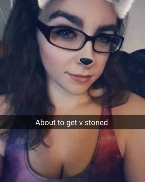 Me every day, but especially today. Happy birthday @elismut_  . . . . . . #stoner #stonergirls #ston