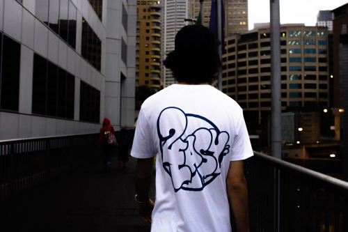 mikeysmth:  http://2easyapparel.com/