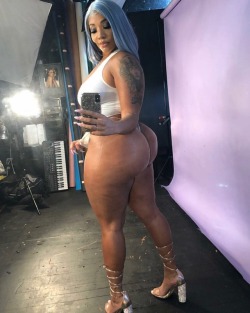 thickaddiction:  @therealchelasway https://www.instagram.com/p/BovzZJEATit/?utm_source=ig_tumblr_share&igshid=1bk71nib22fyw