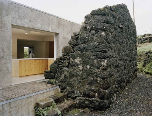 cjwho: E/C House, Pico Island, Portugal by SAMI-arquitectos | via From the architect: A ruin was the