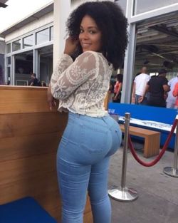 asspatrol6969:  Phat ass and beauty 👌