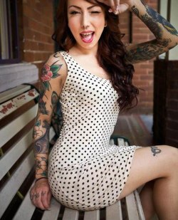 Hot Girls Inked