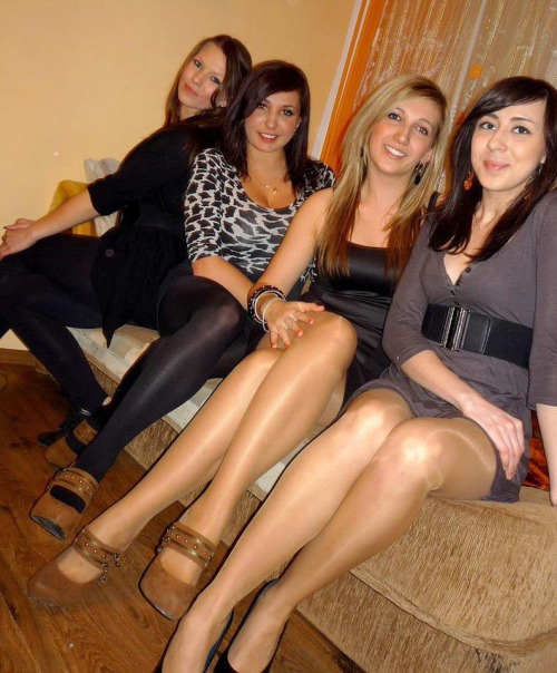 uluvitlegs:  2nd from right 