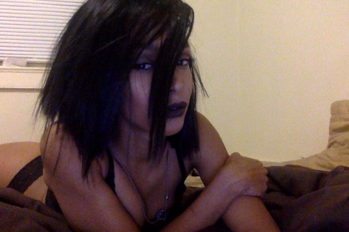 bbymum:  when you cut your hair and you’re trying to find a way to make it slay 