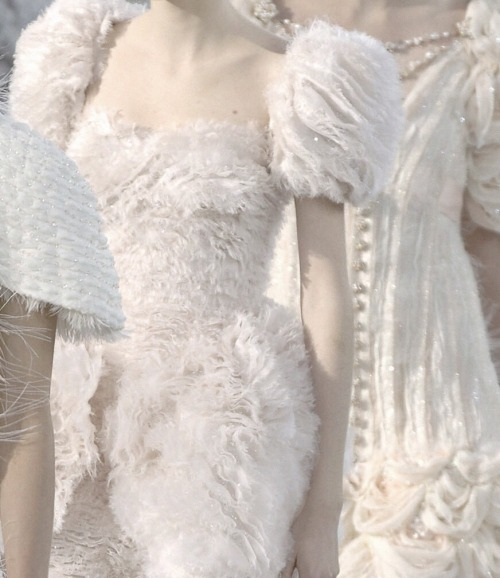 lilacfaeries:  ethereal moodboard 🐚 