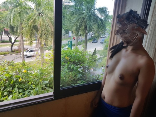 65superhotwife: We are in Batam today for my business meeting. Guess which hotel are we at now? Who 
