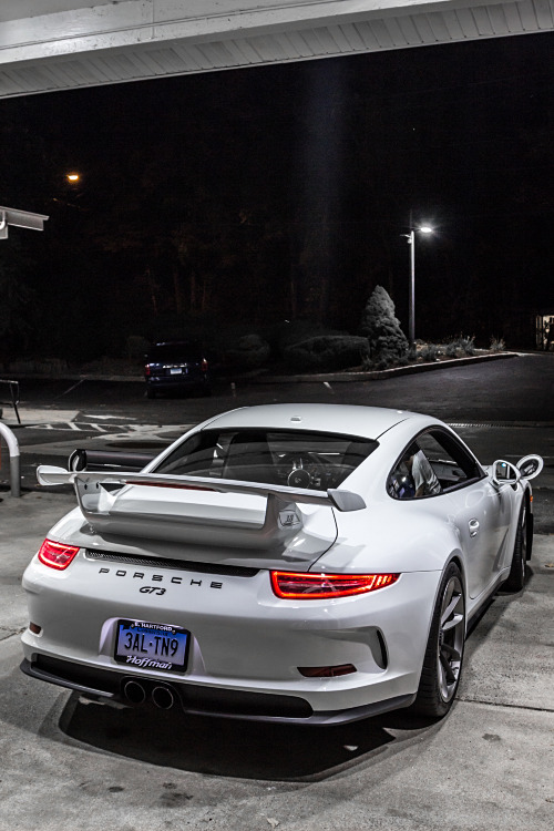 supercars-photography:  Porsche 911 GT3 (via) Supercars Photography 