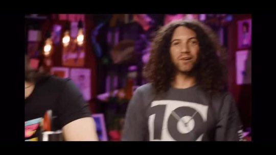 soda-drabbles:agoldengalaxy:here’s a video of dan and arin being best friends for