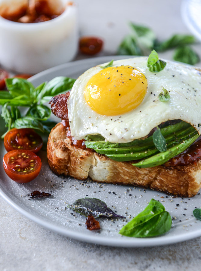 guardians-of-the-food:  Avocado Bacon and Egg Toast with Quick Tomato Jam