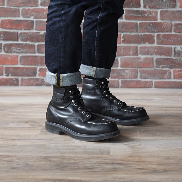 red-wing-shoes-taiwan:  Red Wing - Work Heritage, #Supersole, #8133 with Black “Chrome”