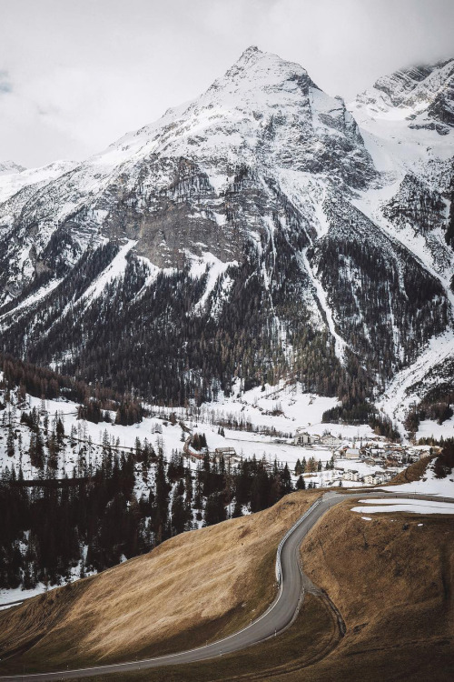 banshy: Latsch, Graubunden // Johannes H