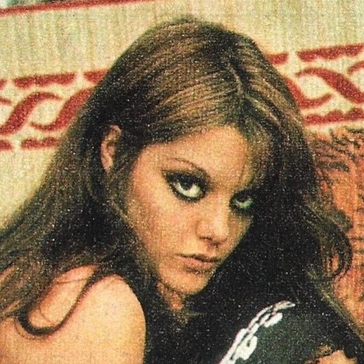 Lovely Tina close-ups taken by Angelo Frontoni circa June 1970.
Scans from Italian magazine L'Europeo, 7th October 1971. 
