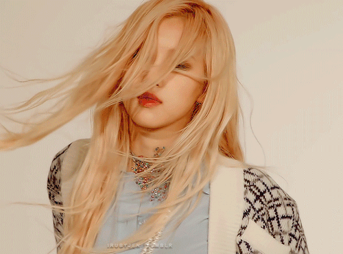 ROSI ELLE KOREA