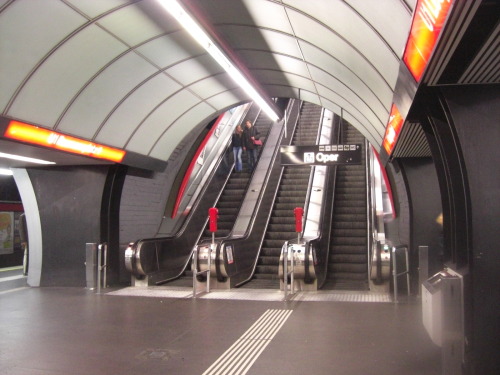 knopperbrister:Trains for Weeds: The Vienna U-bahn editionI mostly really liked the U-bahn in Vienna