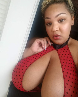 justjuggs:  bigtitgirlz:  Huge melons on this BBW redbone!  Sexy