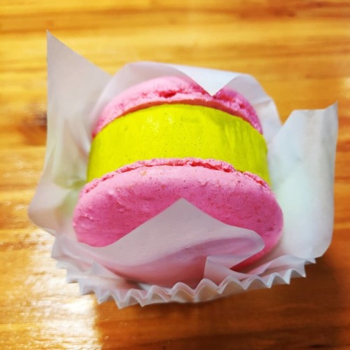 Cute macaroon! Strawberry green tea (at Poke Bowl Austin) www.instagram.com/p/B3a59fTFcO8/?i