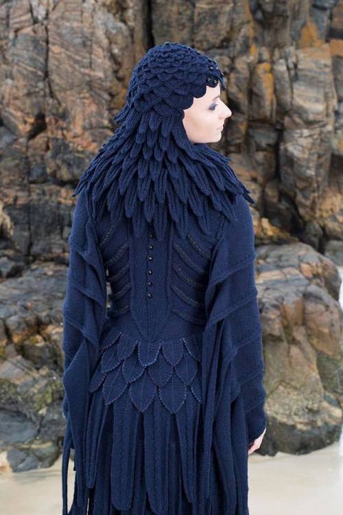 knicromaniac: stitch-please: lurkershadow: Raven from Alice Starmore’s new knitting book, Glam