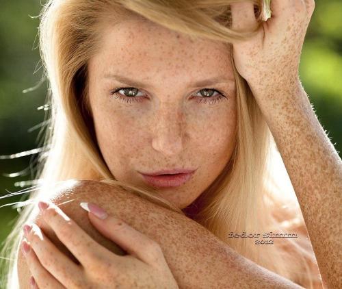 yesgingerfriend: freckled-girls-fan:Polina Kult Tolle Sommersprossen