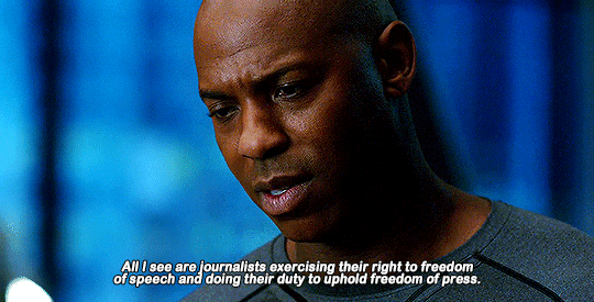 supergirlrewatch: Get out of CatCo. Now. Not without the alien.