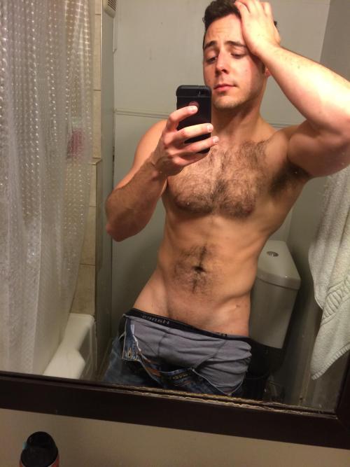 guyswithiphones-nude:  Guys with iPhones http://ift.tt/1bHkUpB