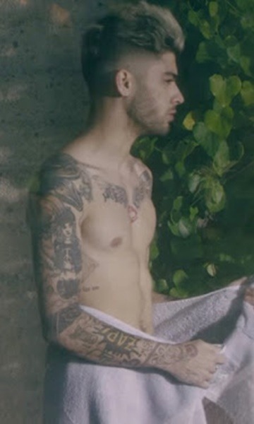 male-and-others-drugs:  Zayn shirtless