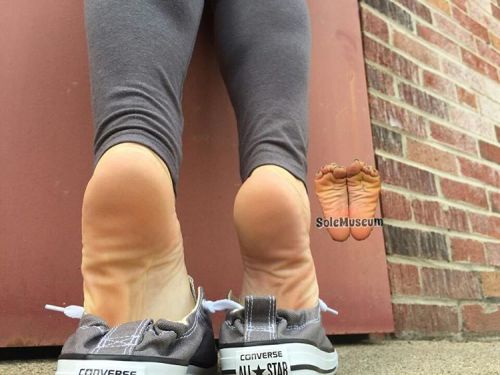 solemuseum:  @worldsoftestsolez #sexysoftfeetthoughts #soles #meatysoles #creamysoles #softsoles #fo