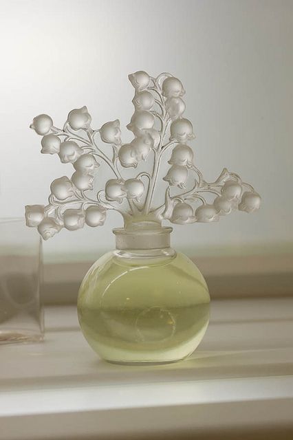 eau-de-moi: Beautiful Rene Lalique vintage perfume bottles (1930s).
