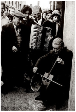 Street Musician Cheshire St, London, 1978