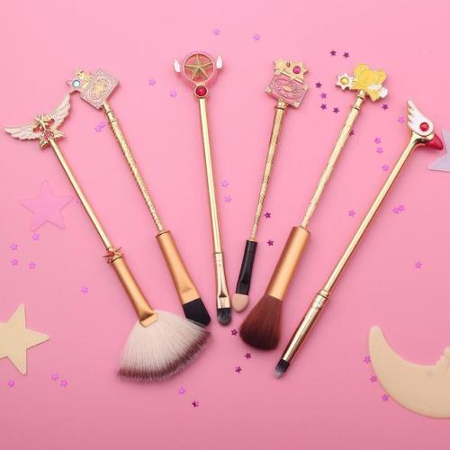 littlecuriousprincess:  littlebabyb:  coquettefashion: Sailor Moon Makeup Brush Sets 1 | 2 | 3   WANT WANT WATN WANT WANT WANT  @daddysprettypinkprincess