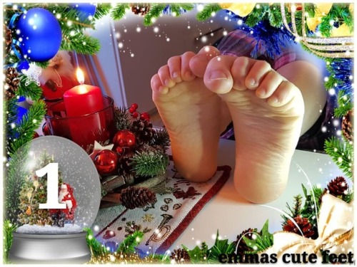 post number one of my daily “advent calendar”.❤ #feet #feetstagram #wrinkledsoles #selfi