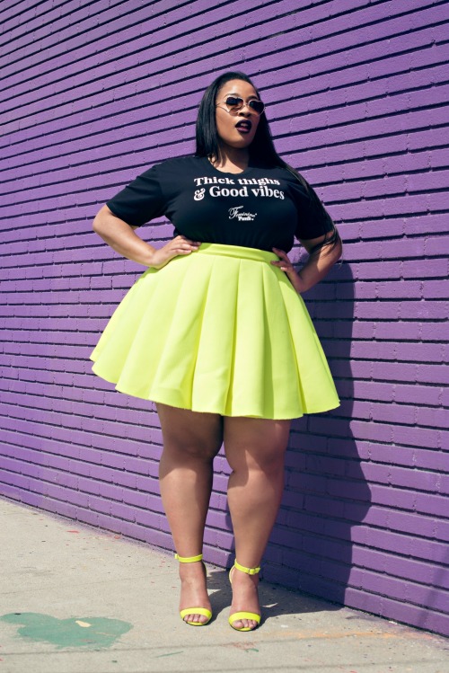 goldenlady25:Thick Thighs and Good Vibes!New Blogpost! Check it out here!