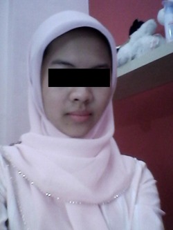 awekseksis2:  otakblue:  Suka selfie. Budak berani di sini: http://migg.in/budakberani  http://awekseksis2.tumblr.com