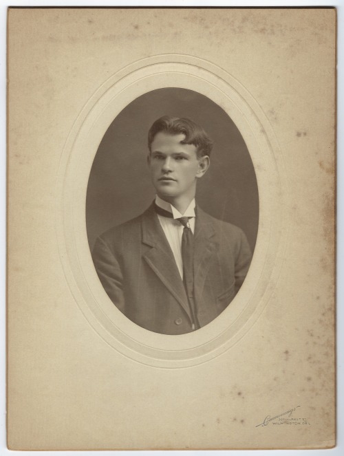 Handsome young man, Wilmington, DE. Mounted vintage photo by Cummings Studio.eBay: markonparkworld