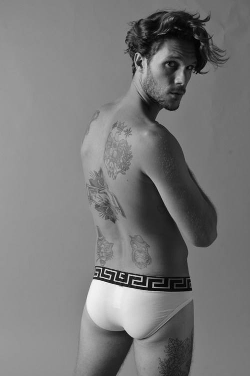 lovingmalemodels:  michaeldelbuono:  100 posts!  Elbio Bonsaglio  iniziamo a contare vah :D