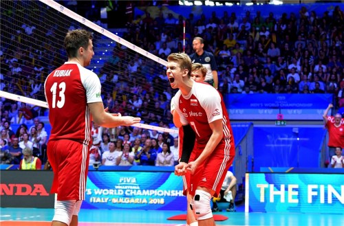 fisicol92: Poland wins again the VOLLEYBALL WORLD CHAMP, Brazil beaten 3-0 (28-26, 25-20, 25-23) Tea