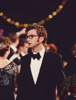 lixabiz:  tuxedo + glasses. 