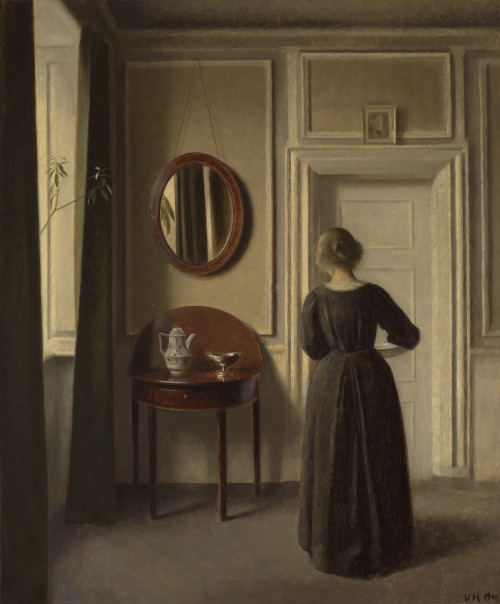 Vilhelm Hammershøi (1864-1916) - Stue (Interior with an oval mirror)Oil on canvas. Painted in