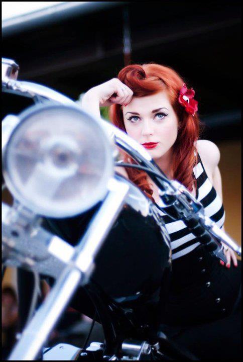 gameraboy:  Greta MaCabre.  Find her on Facebook and Tumblr. 