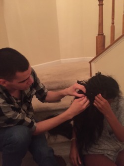 bwwmloyalroyalty:  Bwwm couple helping each other out! 
