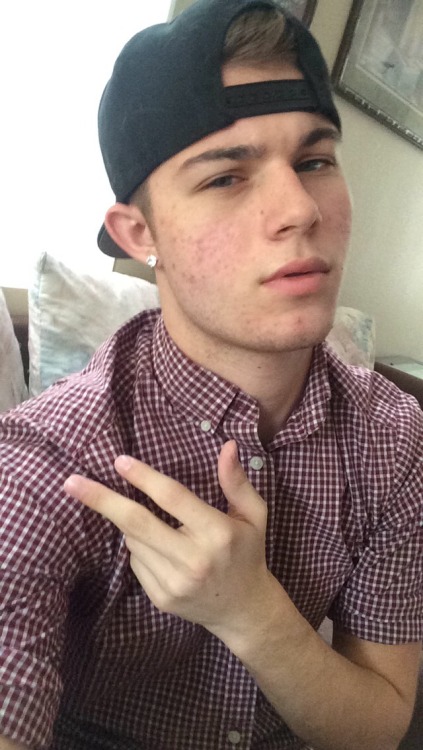 hxrcvles:  Ian phukers told me to post six selfies from 2014 and demanded I do it so here it is brother cumsock brother number two, your turn 