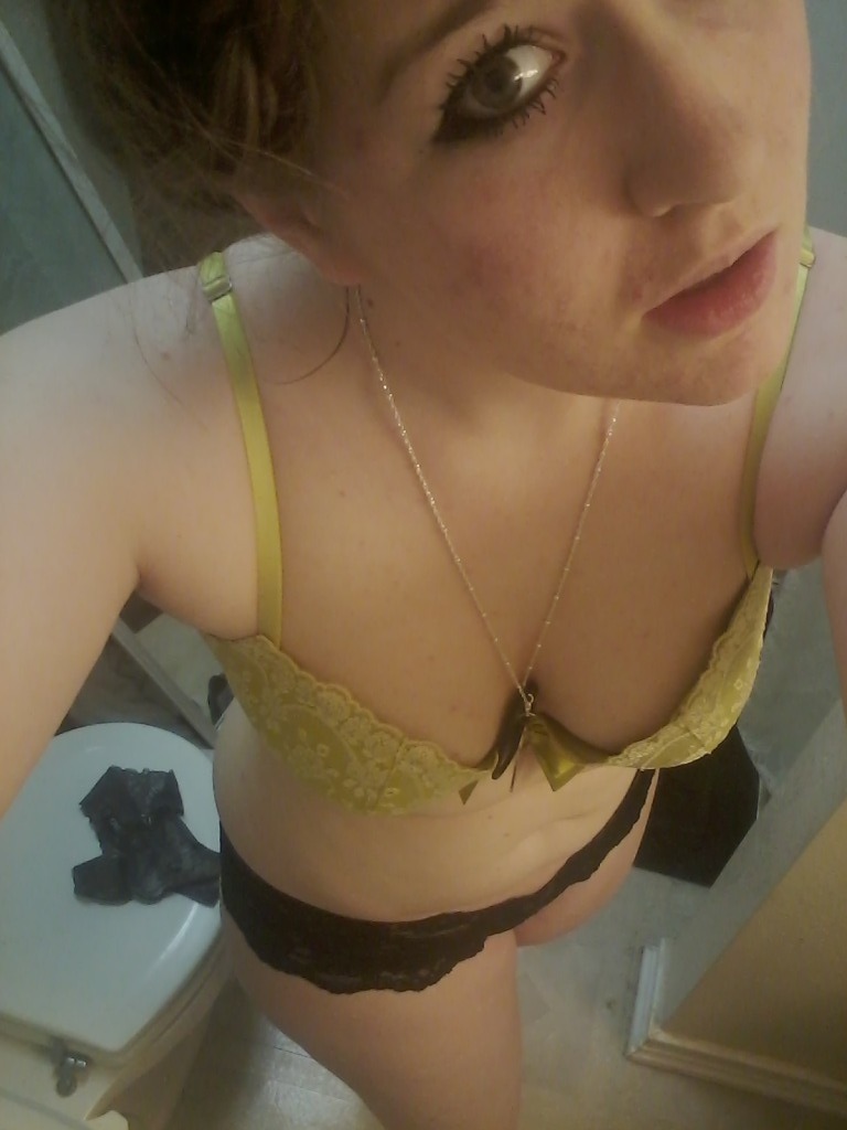 freaknoldmuthafukka:  mymarinemindpart2:  Very pretty military girl pt 3  Beautiful