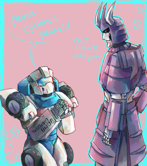 evilsoulart:drew dem cuties. Also yes, either Cyclonus shouldn’t have a horn or Tailgate’s arm shoul