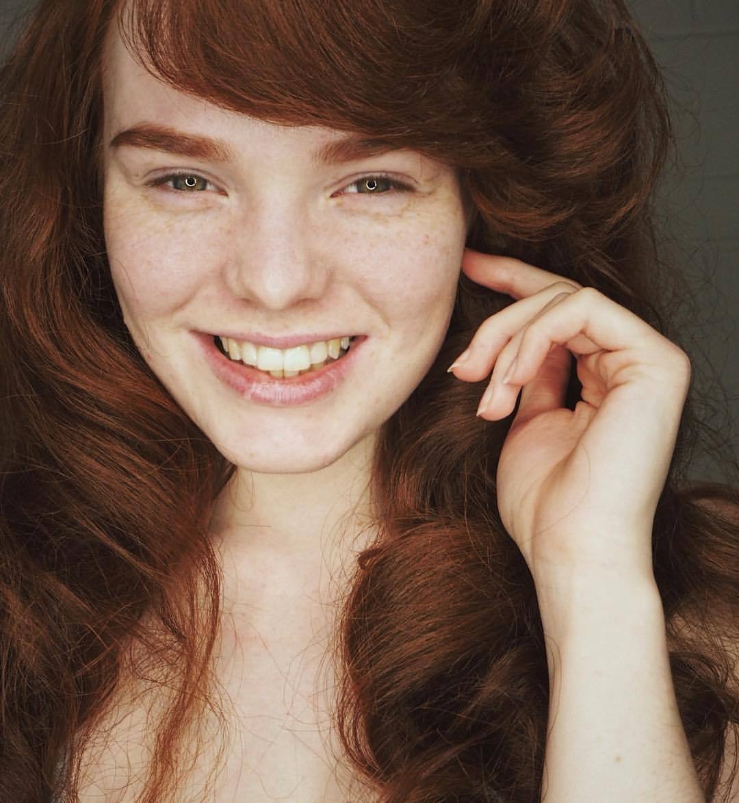 miss-deadly-red:Since you guys have been so supportive of my last no makeup face