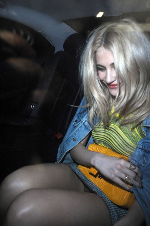 celebritynippleslips: Pixie Lott pantie upskirt in London