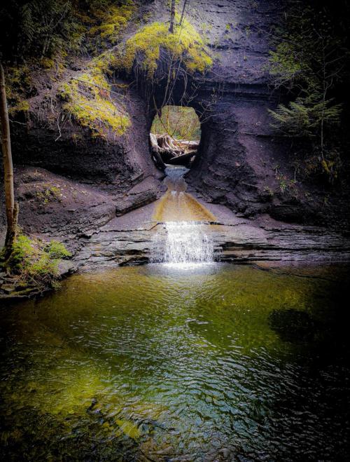 amazinglybeautifulphotography:  ‘the road