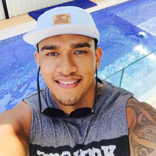 pasifika-flavour: 🚨HOTTIE ALERT🚨  Little something to help you day dream💭   pasifika💋flavour 